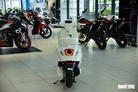 Dân buôn gom hàng Vespa Justin Bieber bán chênh lệch gần 10 triệu đồng - Ảnh 8. Dân buôn gom hàng Vespa Justin Bieber bán chênh lệch gần 10 triệu đồng - Ảnh 8.
