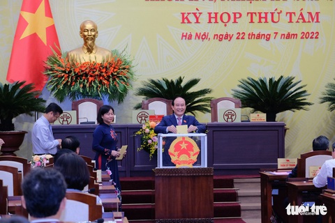 Ông Trần Sỹ Thanh được bầu làm chủ tịch UBND TP Hà Nội - Ảnh 2. Ông Trần Sỹ Thanh được bầu làm chủ tịch UBND TP Hà Nội - Ảnh 2.