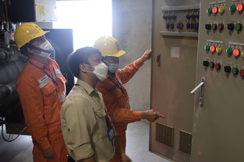 Doanh nghiệp chung tay tiết kiệm điện mùa nắng nóng - Ảnh 3. Doanh nghiệp chung tay tiết kiệm điện mùa nắng nóng - Ảnh 3.