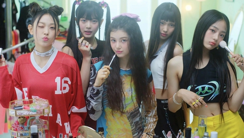 Cô gái gốc Việt trong nhóm nhạc đàn em BTS; Nữ doanh nhân Bình Thuận đăng quang ở Bangkok - Ảnh 2. Cô gái gốc Việt trong nhóm nhạc đàn em BTS; Nữ doanh nhân Bình Thuận đăng quang ở Bangkok - Ảnh 2.