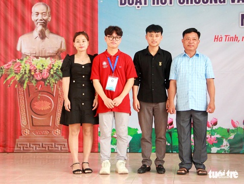 Nam sinh Hà Tĩnh giành HCV Olympic hóa học kể chuyện từng rớt đội tuyển toán - Ảnh 2. Nam sinh Hà Tĩnh giành HCV Olympic hóa học kể chuyện từng rớt đội tuyển toán - Ảnh 2.