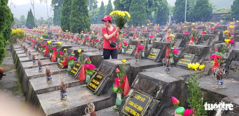 27-7: Tìm lại tên cho anh - Kỳ 1: Chữ ký trên chiếc bình tông ở chiến địa Vị Xuyên - Ảnh 4. 27-7: Tìm lại tên cho anh - Kỳ 1: Chữ ký trên chiếc bình tông ở chiến địa Vị Xuyên - Ảnh 4.