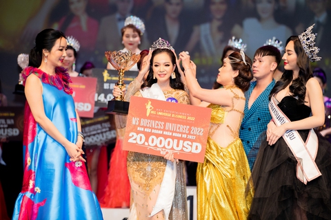 Cô gái gốc Việt trong nhóm nhạc đàn em BTS; Nữ doanh nhân Bình Thuận đăng quang ở Bangkok - Ảnh 5. Cô gái gốc Việt trong nhóm nhạc đàn em BTS; Nữ doanh nhân Bình Thuận đăng quang ở Bangkok - Ảnh 5.