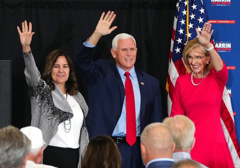 Ông Trump và phó tướng cũ Mike Pence trở thành kình địch - Ảnh 2. Ông Trump và phó tướng cũ Mike Pence trở thành kình địch - Ảnh 2.