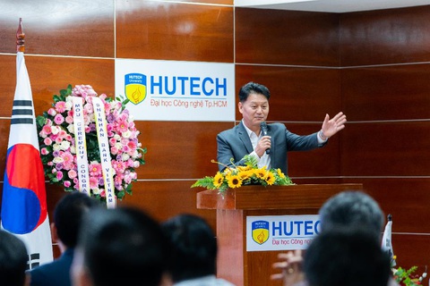 HUTECH hợp tác chiến lược cùng Ngân hàng Shinhan Việt Nam - Ảnh 2. HUTECH hợp tác chiến lược cùng Ngân hàng Shinhan Việt Nam - Ảnh 2.