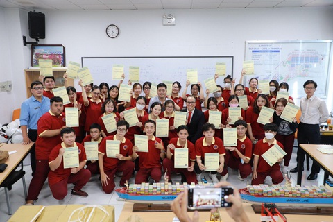 SIU tặng học bổng toàn phần khủng để thu hút hiền tài - Ảnh 1. SIU tặng học bổng toàn phần khủng để thu hút hiền tài - Ảnh 1.