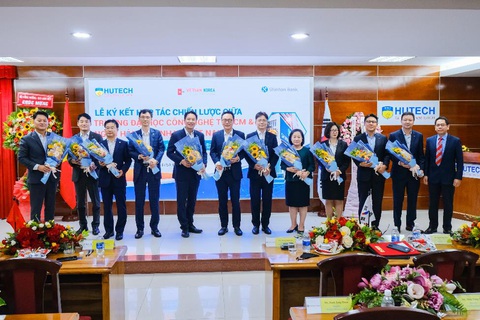 HUTECH hợp tác chiến lược cùng Ngân hàng Shinhan Việt Nam - Ảnh 3. HUTECH hợp tác chiến lược cùng Ngân hàng Shinhan Việt Nam - Ảnh 3.