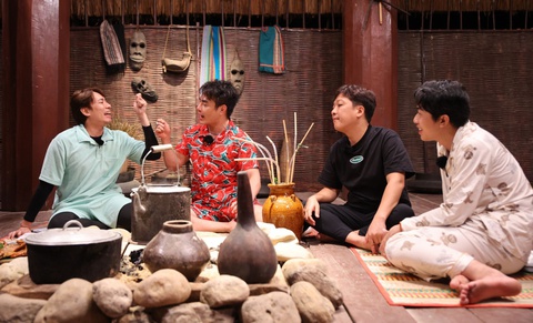 Lê Dương Bảo Lâm tổ chức buổi nhạc kịch cười bể bụng ở Tây Nguyên - Ảnh 2. Lê Dương Bảo Lâm tổ chức buổi nhạc kịch cười bể bụng ở Tây Nguyên - Ảnh 2.