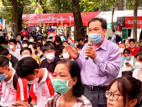 Đã trúng tuyển 5 trường đại học, giờ đăng ký nguyện vọng ra sao? - Ảnh 1. Đã trúng tuyển 5 trường đại học, giờ đăng ký nguyện vọng ra sao? - Ảnh 1.