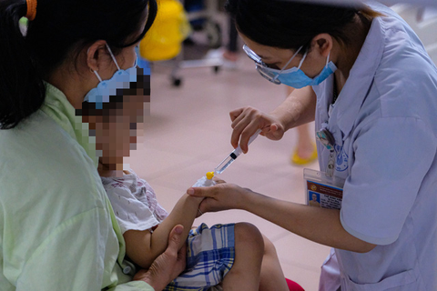 Mùa sốt xuất huyết, cứ thấy mệt là truyền dịch coi chừng tính mạng - Ảnh 1. Mùa sốt xuất huyết, cứ thấy mệt là truyền dịch coi chừng tính mạng - Ảnh 1.