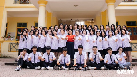 Lớp học huyện miền núi có 40/44 học sinh đạt trên 9 điểm môn văn - Ảnh 1. Lớp học huyện miền núi có 40/44 học sinh đạt trên 9 điểm môn văn - Ảnh 1.