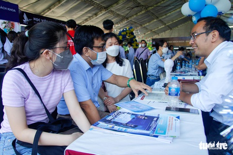Tưng bừng hai ngày hội tư vấn xét tuyển tại TP.HCM và Hà Nội - Ảnh 14. Tưng bừng hai ngày hội tư vấn xét tuyển tại TP.HCM và Hà Nội - Ảnh 14.
