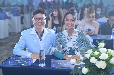 Fanpage của Miss Peace Vietnam bị khóa, trưởng ban tổ chức lên tiếng - Ảnh 1. Fanpage của Miss Peace Vietnam bị khóa, trưởng ban tổ chức lên tiếng - Ảnh 1.