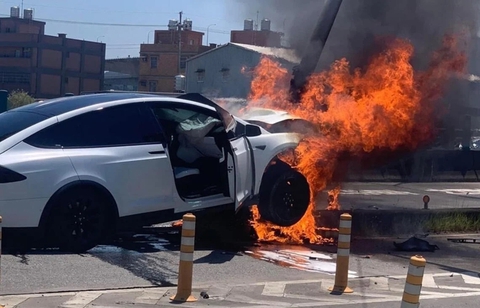 Xe điện Tesla Model X: Ngôi sao rắc rối của Elon Musk - Ảnh 7. Xe điện Tesla Model X: Ngôi sao rắc rối của Elon Musk - Ảnh 7.