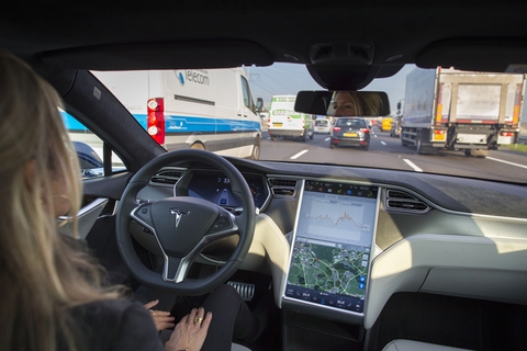Xe điện Tesla Model X: Ngôi sao rắc rối của Elon Musk - Ảnh 4. Xe điện Tesla Model X: Ngôi sao rắc rối của Elon Musk - Ảnh 4.
