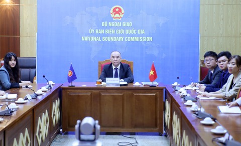 Ngoại trưởng Trung Quốc muốn Biển Đông hòa bình và ổn định - Ảnh 1. Ngoại trưởng Trung Quốc muốn Biển Đông hòa bình và ổn định - Ảnh 1.