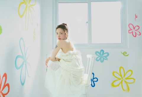 Ngoài thay nhiều quần áo, Thích thích của Phương Ly có gì để thích nữa không? - Ảnh 11. Ngoài thay nhiều quần áo, Thích thích của Phương Ly có gì để thích nữa không? - Ảnh 11.