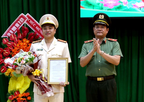 Anh hùng chống ma túy - đại tá Mai Hoàng làm phó giám đốc Công an TP.HCM - Ảnh 1. Anh hùng chống ma túy - đại tá Mai Hoàng làm phó giám đốc Công an TP.HCM - Ảnh 1.