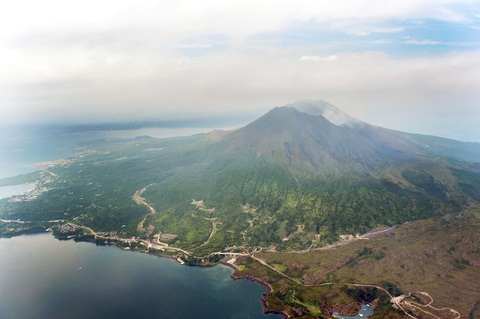 Núi lửa Sakurajima ở Nhật phun trào ngày thứ 2 liên tiếp, đá văng xa đến 2,5km - Ảnh 6. Núi lửa Sakurajima ở Nhật phun trào ngày thứ 2 liên tiếp, đá văng xa đến 2,5km - Ảnh 6.