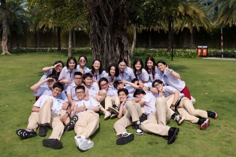 Trần Đoàn Minh Thùy - Một trong ba thí sinh có điểm thi cao tại TP.HCM là ai? - Ảnh 2. Trần Đoàn Minh Thùy - Một trong ba thí sinh có điểm thi cao tại TP.HCM là ai? - Ảnh 2.