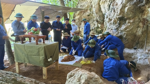 27-7: Tìm lại tên cho anh - Kỳ 3: Ba nắm đất thờ cha - Ảnh 2. 27-7: Tìm lại tên cho anh - Kỳ 3: Ba nắm đất thờ cha - Ảnh 2.