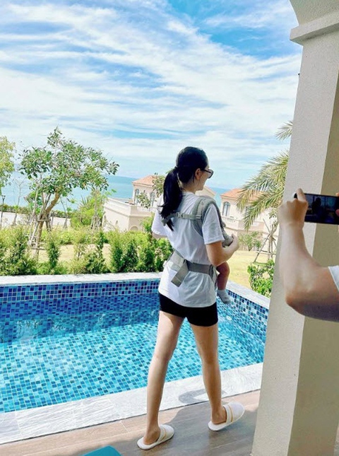 Quý tử gần một tuổi ‘cool ngầu’ nhà Bảo Thy - Ảnh 8. Quý tử gần một tuổi ‘cool ngầu’ nhà Bảo Thy - Ảnh 8.