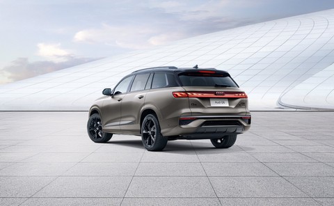 Audi Q6 ra mắt: SUV 3 hàng ghế, 7 chỗ, lớn hơn cả Q7 - Ảnh 6. Audi Q6 ra mắt: SUV 3 hàng ghế, 7 chỗ, lớn hơn cả Q7 - Ảnh 6.