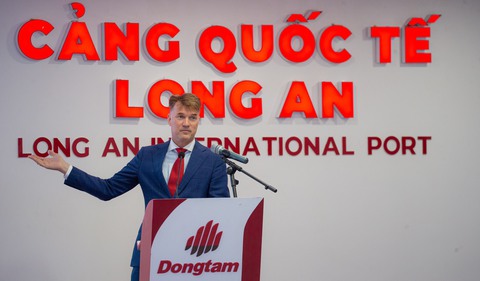 Cảng quốc tế Long An bổ nhiệm CEO Hà Lan triển khai ‘tàu buýt container’ - Ảnh 1. Cảng quốc tế Long An bổ nhiệm CEO Hà Lan triển khai ‘tàu buýt container’ - Ảnh 1.