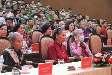 Lãnh đạo TP.HCM gặp gỡ, tri ân người có công - Ảnh 1. Lãnh đạo TP.HCM gặp gỡ, tri ân người có công - Ảnh 1.