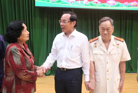 Lãnh đạo TP.HCM gặp gỡ, tri ân người có công - Ảnh 3. Lãnh đạo TP.HCM gặp gỡ, tri ân người có công - Ảnh 3.