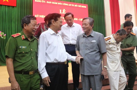 Lãnh đạo TP.HCM gặp gỡ, tri ân người có công - Ảnh 4. Lãnh đạo TP.HCM gặp gỡ, tri ân người có công - Ảnh 4.
