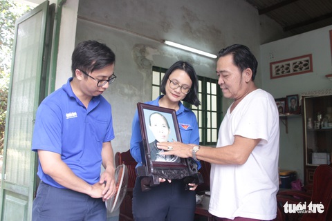Bà Nguyễn Thị Lệ thăm gia đình chính sách và chiến sĩ tình nguyện hè TP.HCM - Ảnh 7. Bà Nguyễn Thị Lệ thăm gia đình chính sách và chiến sĩ tình nguyện hè TP.HCM - Ảnh 7.