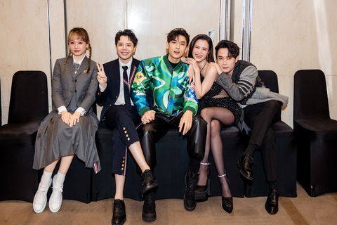 Vote For Five hay dở chưa biết, nhìn dàn mentor và host đủ biết đậm chất giải trí - Ảnh 10. Vote For Five hay dở chưa biết, nhìn dàn mentor và host đủ biết đậm chất giải trí - Ảnh 10.