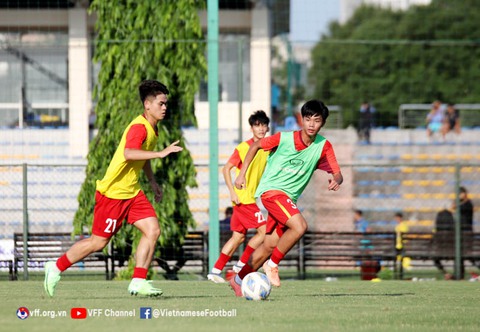 HLV Đinh Thế Nam lần đầu nói về những chỉ trích của U19 Indonesia - Ảnh 2. HLV Đinh Thế Nam lần đầu nói về những chỉ trích của U19 Indonesia - Ảnh 2.