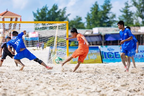 Trải nghiệm đáng nhớ tại Lễ hội Bóng đá biển Huda 2022 - Ảnh 2. Trải nghiệm đáng nhớ tại Lễ hội Bóng đá biển Huda 2022 - Ảnh 2.