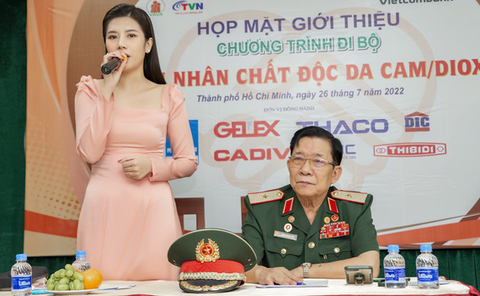 Đan Trường làm mới Cuộc tình trong cơn mưa; hồ Thủy Tiên hoang vu trong MV quốc tế - Ảnh 4. Đan Trường làm mới Cuộc tình trong cơn mưa; hồ Thủy Tiên hoang vu trong MV quốc tế - Ảnh 4.