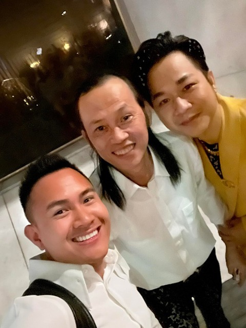 Hoài Linh tươi tắn cùng con trai dự sự kiện - Ảnh 3. Hoài Linh tươi tắn cùng con trai dự sự kiện - Ảnh 3.