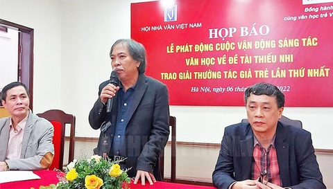 Cả chục thành viên xin rút: Bình thường hay khủng hoảng ở Hội Nhà văn Việt Nam? - Ảnh 1. Cả chục thành viên xin rút: Bình thường hay khủng hoảng ở Hội Nhà văn Việt Nam? - Ảnh 1.