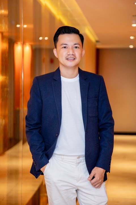 Đan Trường làm mới Cuộc tình trong cơn mưa; hồ Thủy Tiên hoang vu trong MV quốc tế - Ảnh 2. Đan Trường làm mới Cuộc tình trong cơn mưa; hồ Thủy Tiên hoang vu trong MV quốc tế - Ảnh 2.