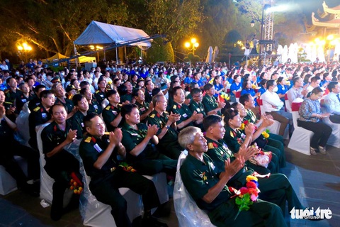 6 điểm cầu truyền hình trực tiếp chương trình nghệ thuật Khúc tráng ca hòa bình’ - Ảnh 5. 6 điểm cầu truyền hình trực tiếp chương trình nghệ thuật Khúc tráng ca hòa bình’ - Ảnh 5.