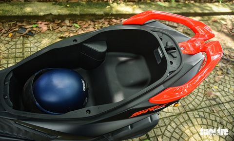 Xe tay ga cho dân mê phượt: Aprilia SR GT 200 giá từ 97 triệu đồng - Ảnh 11. Xe tay ga cho dân mê phượt: Aprilia SR GT 200 giá từ 97 triệu đồng - Ảnh 11.