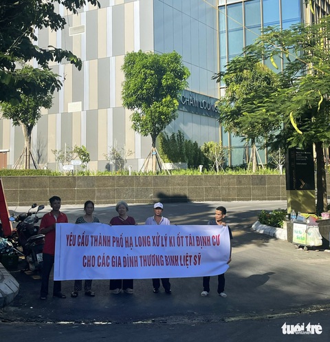 Một số gia đình chính sách ở Quảng Ninh kêu cứu vì bị cắt điện, nước - Ảnh 1. Một số gia đình chính sách ở Quảng Ninh kêu cứu vì bị cắt điện, nước - Ảnh 1.
