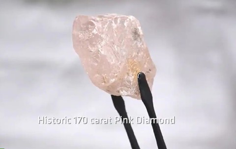 Phát hiện viên kim cương hồng cực hiếm, lớn nhất trong 300 năm - Ảnh 4. Phát hiện viên kim cương hồng cực hiếm, lớn nhất trong 300 năm - Ảnh 4.