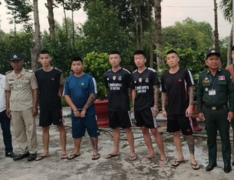 Bắt 5 thanh niên nổ súng ở Thanh Hóa rồi trốn sang Campuchia - Ảnh 1. Bắt 5 thanh niên nổ súng ở Thanh Hóa rồi trốn sang Campuchia - Ảnh 1.