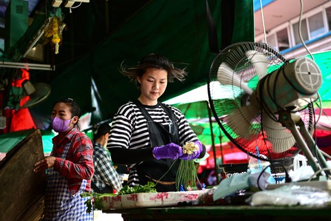 Lần đầu tiên kể từ 1997, châu Á đối diện bóng ma khủng hoảng tài chính - Ảnh 1. Lần đầu tiên kể từ 1997, châu Á đối diện bóng ma khủng hoảng tài chính - Ảnh 1.