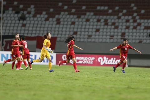 Tuyển U18 nữ Việt Nam nhọc nhằn thắng Indonesia - Ảnh 1. Tuyển U18 nữ Việt Nam nhọc nhằn thắng Indonesia - Ảnh 1.