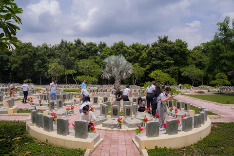 Đan Trường làm mới Cuộc tình trong cơn mưa; hồ Thủy Tiên hoang vu trong MV quốc tế - Ảnh 3. Đan Trường làm mới Cuộc tình trong cơn mưa; hồ Thủy Tiên hoang vu trong MV quốc tế - Ảnh 3.