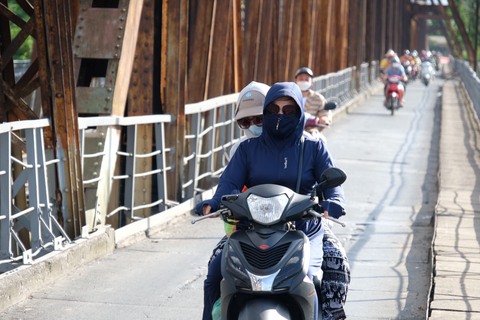 Thời tiết 27-7: Ba miền ngày nắng nóng, chiều tối mưa dông - Ảnh 1. Thời tiết 27-7: Ba miền ngày nắng nóng, chiều tối mưa dông - Ảnh 1.