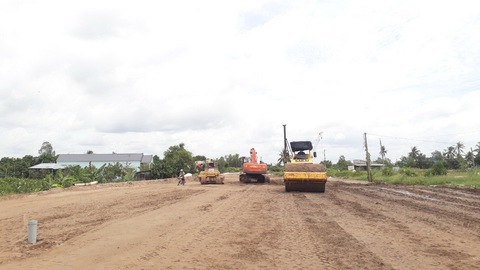 Thần tốc mở đường cao tốc ở phía Nam - Ảnh 2. Thần tốc mở đường cao tốc ở phía Nam - Ảnh 2.