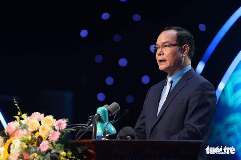 Tặng Giải thưởng Nguyễn Văn Linh cho 10 cá nhân hết mình vì người lao động - Ảnh 1. Tặng Giải thưởng Nguyễn Văn Linh cho 10 cá nhân hết mình vì người lao động - Ảnh 1.